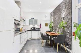 Wohnung kaufen in 65201 Wiesbaden, Wiesbaden - Modernisierte 3-Zimmer-Etagenwohnung mit zwei Balkonen und zeitgemäßer Ausstattung