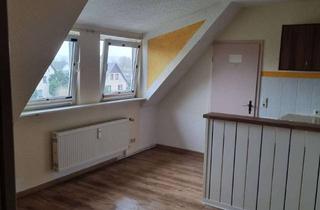 Wohnung kaufen in 18337 Marlow, Provisionsfrei und charmant- bezugsfreies Singleapartment im Dach