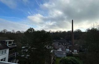 Wohnung mieten in Hügelstraße, 42719 Wald, Helle 2-Zimmer Dachgeschosswohnung in Solingen-Wald