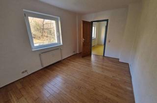 Wohnung mieten in 51647 Gummersbach, Niedersessmar. Helle 3-Zimmer-Wohnung mit großzügiger Wohnküche, großem Bad und Blick ins Grüne