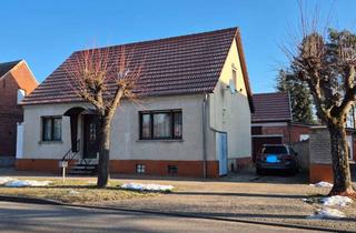 Haus kaufen in 39590 Bölsdorf, Solides Einfamilienwohnhaus mit neuer Gaszentralheizung und schönem Grundstück in Tangermünde