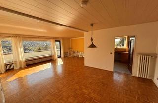 Wohnung kaufen in Tränkebergstraße, 36199 Rotenburg, 8-Zimmer Wohnung im 3. OG, voll renoviert, in Rotenburg an der Fulda