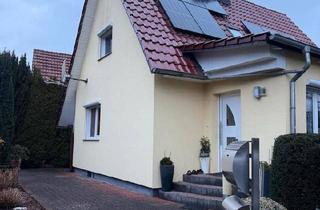 Einfamilienhaus kaufen in 34582 Borken, Borken (Hessen) - Familienhaus mit Garten, PV-Anlage & Sommerküche, in ruhiger Lage