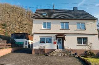 Einfamilienhaus kaufen in 57539 Etzbach, Etzbach - Haus mit Garten, Hof, Garagen und Waldgrundstück