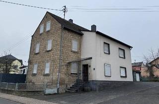 Haus kaufen in 56729 Ettringen, Ettringen - Großzügiges (Zwei-)Familienhaus mit 2 Garagen, Carport & Garten