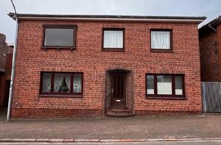 Haus kaufen in 25704 Meldorf, Meldorf - Wohnhaus mit Grundstück zu verkaufen