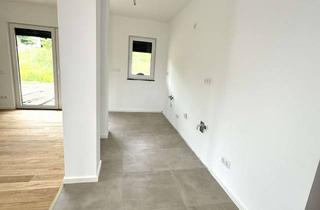 Wohnung kaufen in Freyungerstraße 21, 94065 Waldkirchen, Moderne 2-Zimmer-Neubauwohnung – nachhaltig, smart und renditestark| 2-Zimmer 61QM| TG-Platz | PV-An