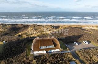 Wohnung kaufen in 25996 Wenningstedt-Braderup, AM STRAND: DG-WHG. IN 1. MEERESREIHE