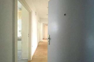 Wohnung kaufen in Charles-Roß-Ring 72, 24106 Wik, Renovierungsbedürftige Eigentumswohnung in Kiel-Projensdorf!