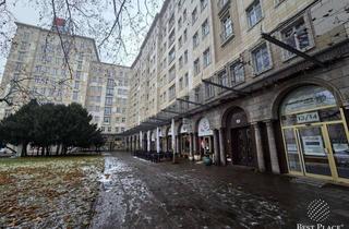 Wohnung kaufen in Strausberger Platz 13, 10243 Friedrichshain, Strausberger Platz: Renovierungsbedürftige 3-Zimmer-Wohnung mit Süd-Balkon