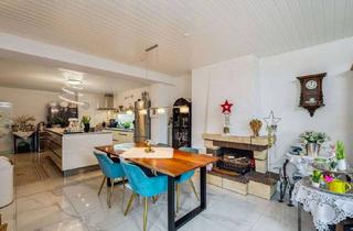 Haus kaufen in 63801 Kleinostheim, Zweifamilienhaus mit Panoramablick in gehobener Lage in Kleinostheim