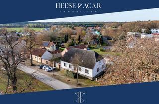 Einfamilienhaus kaufen in 15320 Neuhardenberg, Geräumiges Einfamilienhaus & 2 Garagen auf großem Grundstück vis a vie zum Schlosspark Neuhardenberg