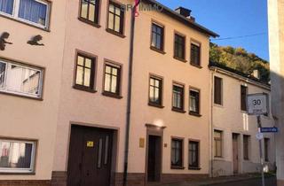 Mehrfamilienhaus kaufen in 54673 Neuerburg, Mehrfamilienhaus mit Ausbaupotenzial im Stadtkern