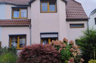 Haus kaufen in 26954 Nordenham, Sanierte DHH in zentraler, ruhiger Lage-sofortiger Einzug möglich