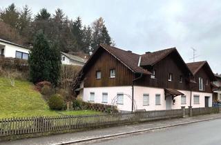 Haus kaufen in 94375 Stallwang, Großes Zweifamilienhaus im Ortszentrum von Stallwang