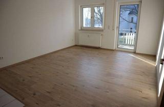 Wohnung mieten in Am Sportplatz 15, 09244 Lichtenau, FREI AB 1.5.26 ! 1.OG mit Balkon + Bad mit Dusche + offene Küche