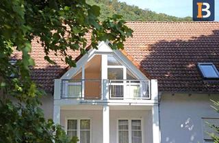 Wohnung kaufen in 79410 Badenweiler, Helle, offen gestaltete 3-Zi-WHG mit Parkettboden, Balkon und Garage!