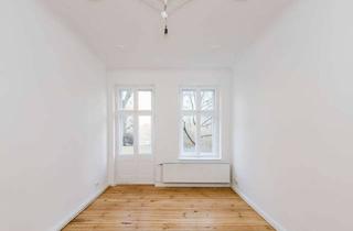 Wohnung kaufen in Rheingaustraße 16, 12161 Friedenau, Charmante Altbauwohnung verteilt auf zwei Zimmer mit Balkon