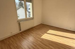 Wohnung mieten in Adolfstraße 22, 60528 Niederrad, Helle, zentral gelegene 2,5-Zimmer-Altbauwohnung - klimatisiert
