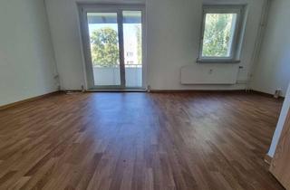 Wohnung mieten in Otto-Kohle-Straße 10, 39218 Schönebeck, 2-Zimmer-Wohnung mit Badewanne und Balkon