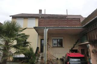 Einfamilienhaus kaufen in 76698 Ubstadt-Weiher, Einfamilienhaus mit Balkon und Scheune auf kleinem Grundstück in Zeutern