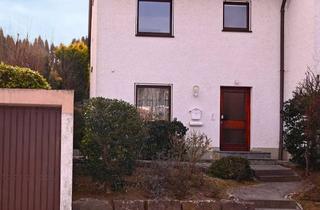 Haus kaufen in 97318 Kitzingen, Sehr gepflegtes Reihenendhaus mit gehobener Ausstattung in toller Lage von Kitzingen