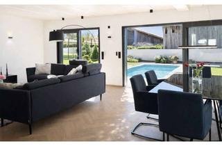 Doppelhaushälfte kaufen in 82346 Andechs, Luxus-DHH mit großem Pool und offenem Wohnkonzept – provisionsfrei