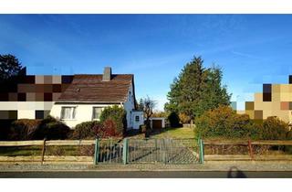 Einfamilienhaus kaufen in 06766 Bitterfeld-Wolfen, Bitterfeld-Wolfen - Haus Doppelhaushälfte 1200m² Grundstück mit riesiger Gartenfläche