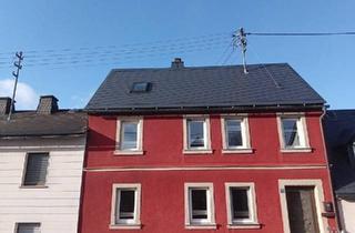 Reihenhaus kaufen in 96358 Teuschnitz, Teuschnitz - Reihenhaus mit neuem Dach, Garten, Schuppen, Terrasse und Garage