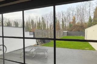 Wohnung kaufen in 50997 Köln, Köln - Exklusives Endreihenhaus mit Terrasse