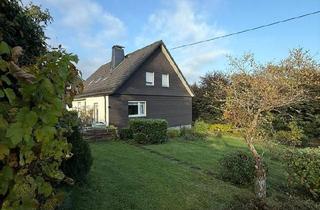 Haus kaufen in 57399 Kirchhundem, Kirchhundem - Helles, freistehendes 1-2 Familienhaus mit Garten