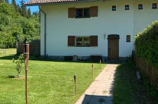 Wohnung kaufen in 94227 Zwiesel, Zwiesel - Erdgeschosswohnung mit eigenem Eingang und großem Garten