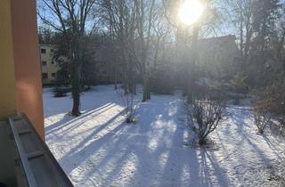 Wohnung kaufen in Kaulbachstraße, 12247 Lankwitz, PERFEKT !! 3-Zi-ETW u. EINZELGARGE , mit Loggia, rundum Parks,