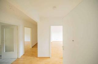 Wohnung kaufen in Waldstrasse 40, 12489 Adlershof, Adlershof - Bezugsfreie 3-Zi-Whg mit Balkon, EBK und PKW-Stellplatz