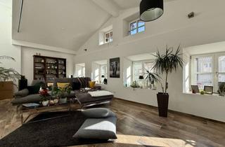 Wohnung mieten in Untermarkt, 82515 Wolfratshausen, Eine sehr besondere 2 ½ Zi.-Galerie-Whg. mit 2 Balkonen + kleinem Stadtgarten im Herzen der Altstadt