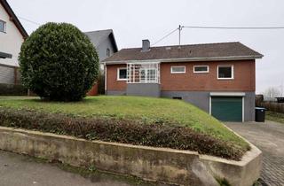Haus kaufen in 56864 Bad Bertrich, Bungalow-Fertighaus mit Garten, Garagen und Keller