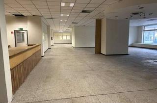 Gewerbeimmobilie mieten in 50389 Wesseling, Wesseling-Innenstadt: Große Gewerbeeinheit im Erdgeschoss und Untergeschoss