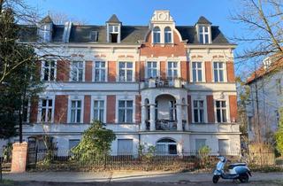 Wohnung mieten in 12205 Lichterfelde, Geräumige 1-Zimmer-Wohnung in schönem Jugendstil-Altbau