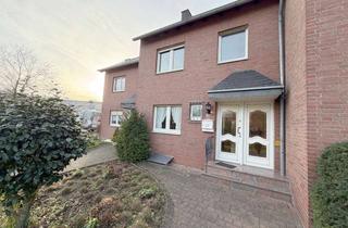 Einfamilienhaus kaufen in 41469 Neuss, Gepflegtes Einfamilienhaus mit Wintergarten, großem Garten, Garage und kleiner Werkstatt, frei !!!