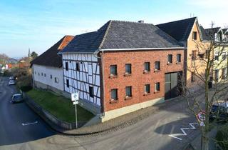 Haus kaufen in 53332 Bornheim, Bornheim-Brenig: Vierkanthof, hohes Ausbaupotential, Wohnen 121 m² / Nutzfläche 220 m² …