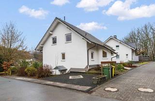 Einfamilienhaus kaufen in 57368 Lennestadt, Einfamilienhaus mit Einliegerwohnung in Lennestadt-Maumke
