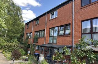 Reihenhaus kaufen in 21339 Lüneburg, Renovierungsbedürftiges MRH mit Carport und Gartenhaus in Lüneburg-Ochtmissen