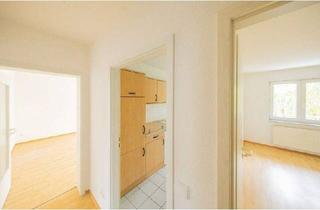 Wohnung kaufen in Waldstrasse 40, 12489 Berlin, Berlin - Adlershof - Bezugsfreie 3-Zi-Whg mit Balkon, EBK und PKW-Stellplatz