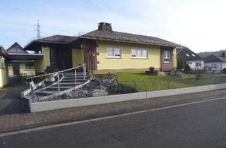 Haus kaufen in 56379 Singhofen, Singhofen - Schöner Winkelbungalow - ein Haus für Liebhaber