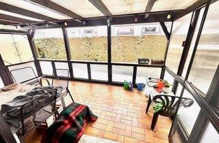 Haus kaufen in 68535 Edingen-Neckarhausen, Edingen-Neckarhausen - Freistehendes 1-2 Familienhaus in Neu-Edingen.