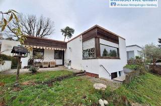 Haus kaufen in 90513 Zirndorf, Zirndorf - Renovierungsbedürftiger Bungalow mit Garten und Garage