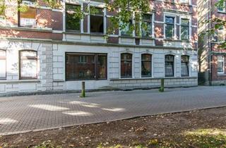 Wohnung kaufen in 24534 Innenstadt, NEUMÜNSTER: Charmante, frisch renovierte 3-Zi.-Altbauwohnung in zentraler Lage