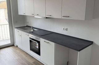 Wohnung mieten in 65195 Wiesbaden, NEU *Paul & Partner* ! RENOVIERT MIT NEUER EINBAUKÜCHE, BALKON & STELLPLATZ ! !