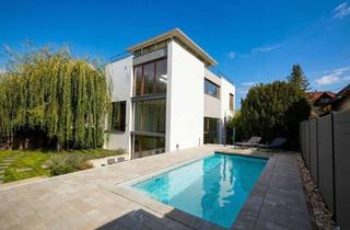 Villa kaufen in 99094 Bischleben-Stedten, Imposante Bauhausvilla mit Panoramablick, Pool und Sauna