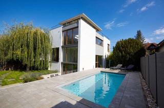 Villa kaufen in 99094 Bischleben-Stedten, Imposante Bauhausvilla mit Panoramablick, Pool und Sauna